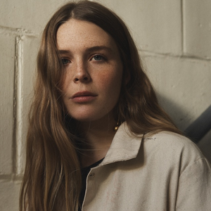 Fallingwater by Maggie Rogers - Songfacts
