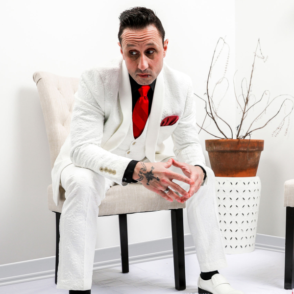 Eric Bass of Shinedown